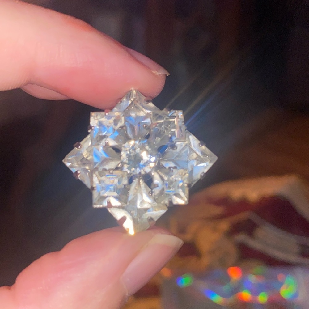Exquisite Rhinestone Brooch. (Night Stand)